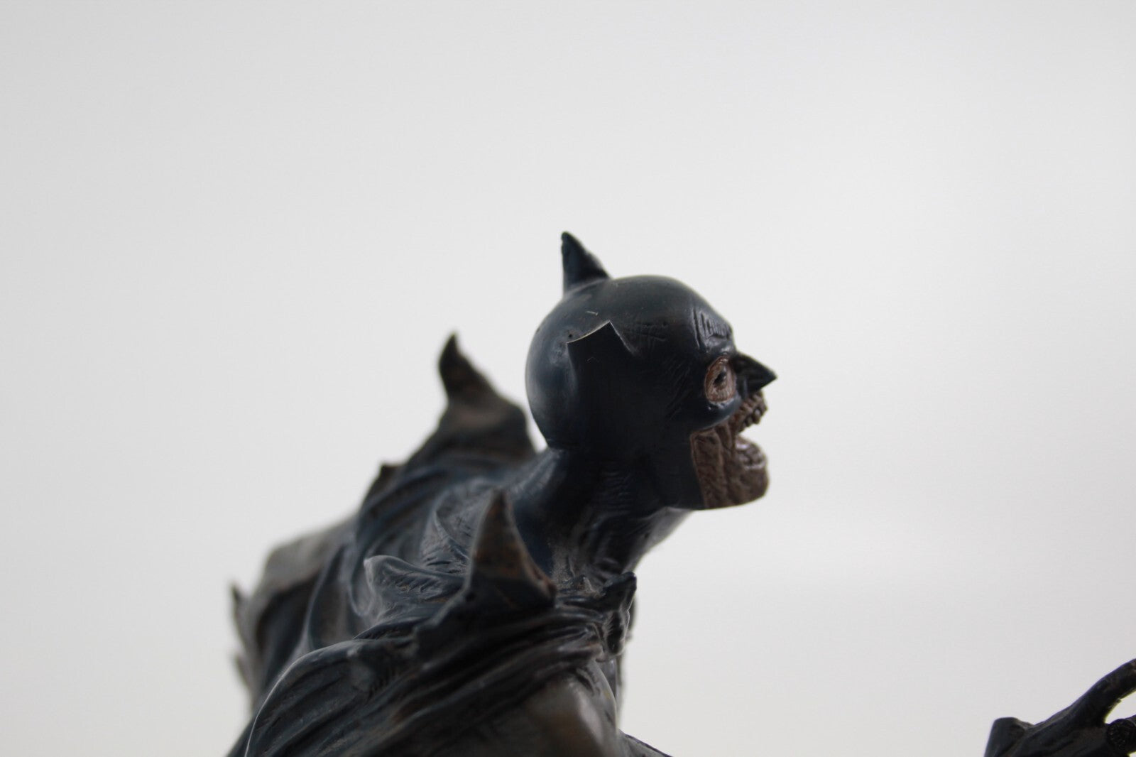 DC Direct: Heroes Of The Universe: Blackest Night- Batman Bust (716/3500)
