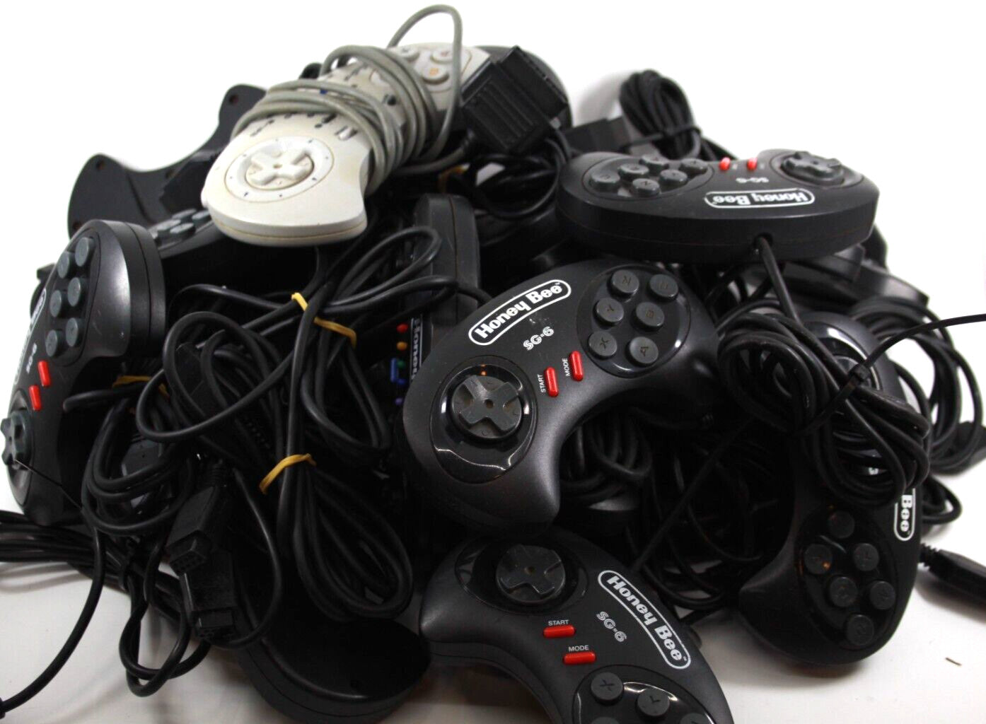 HONEY BEE SEGA 20X 3RD PARTY CONTROLLERS - UNTESTED, SEE DESCRIPTION* NO RETURNS