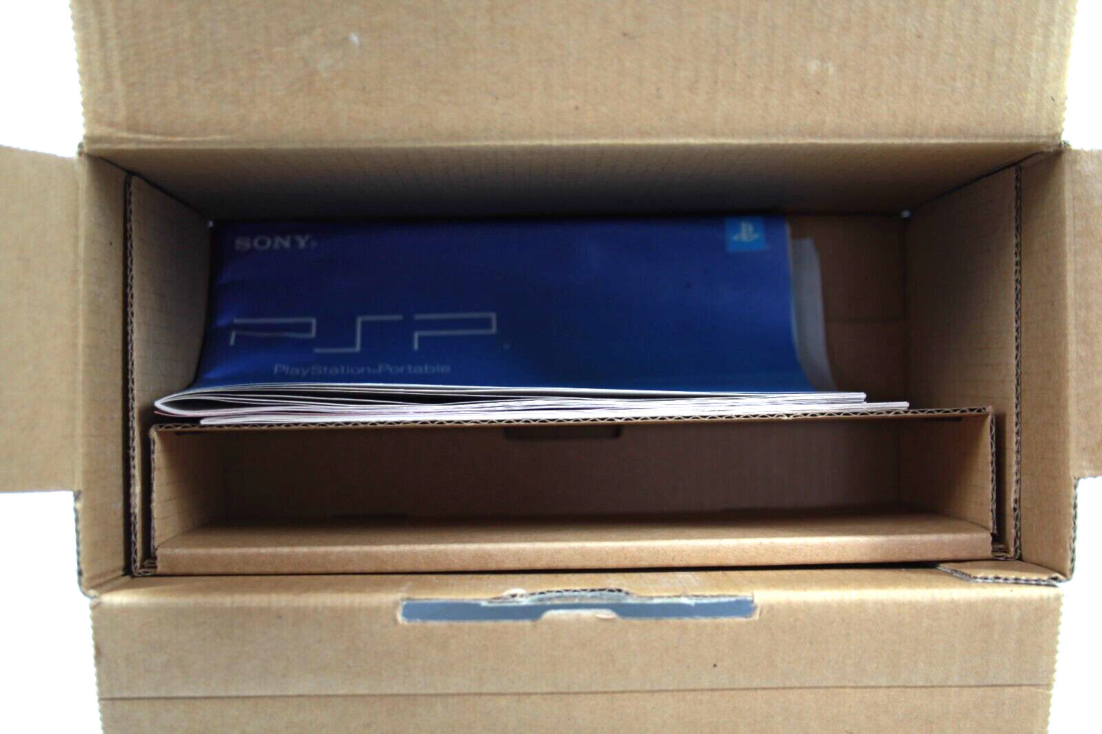 Sony PlayStation Portable (PSP) Console Slim 3002 [Mystic Silver] *BOX ONLY*