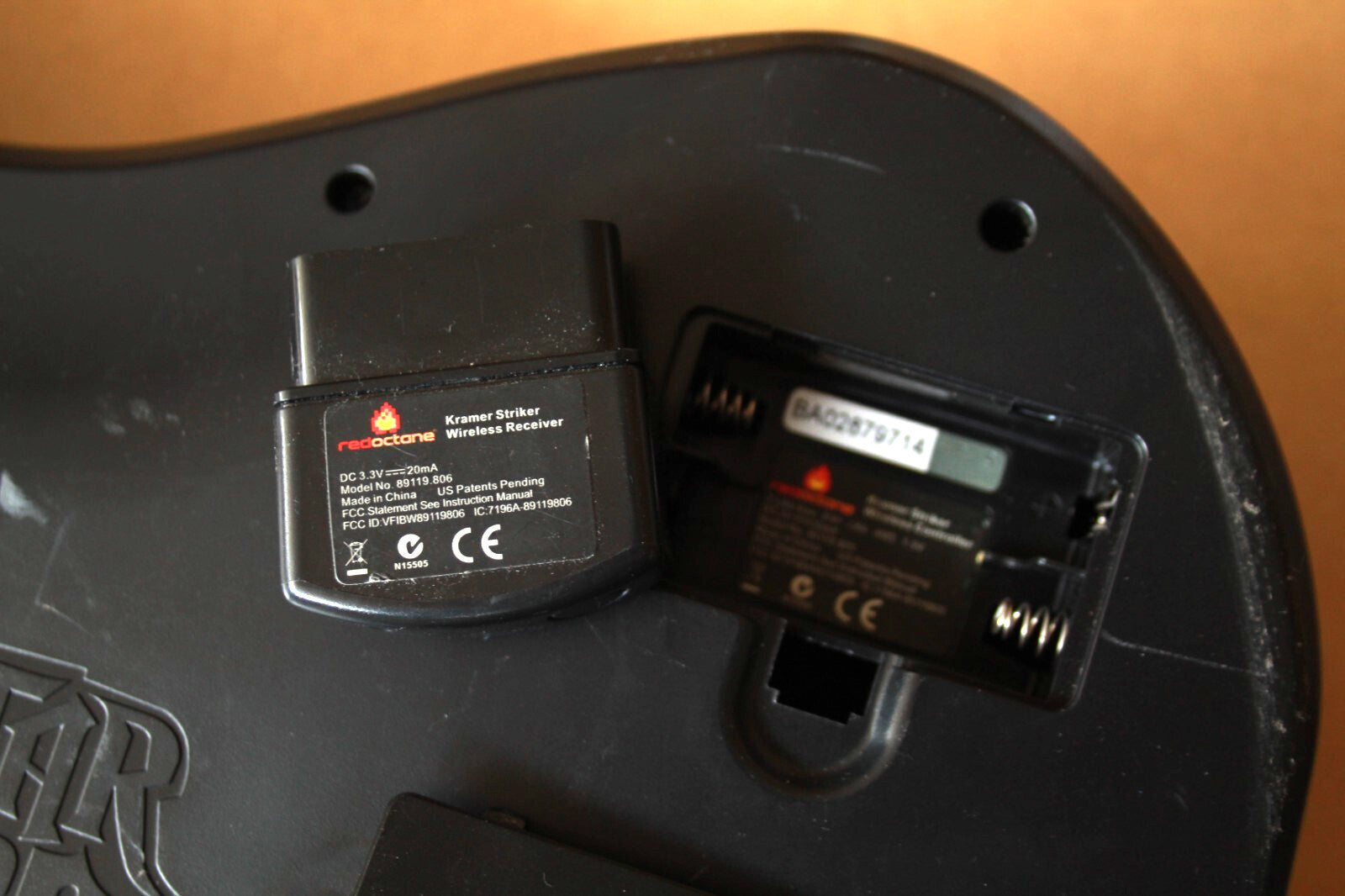 Guitar Hero Kramer Striker Controller + Dongle - PlayStation 2 (PS2)