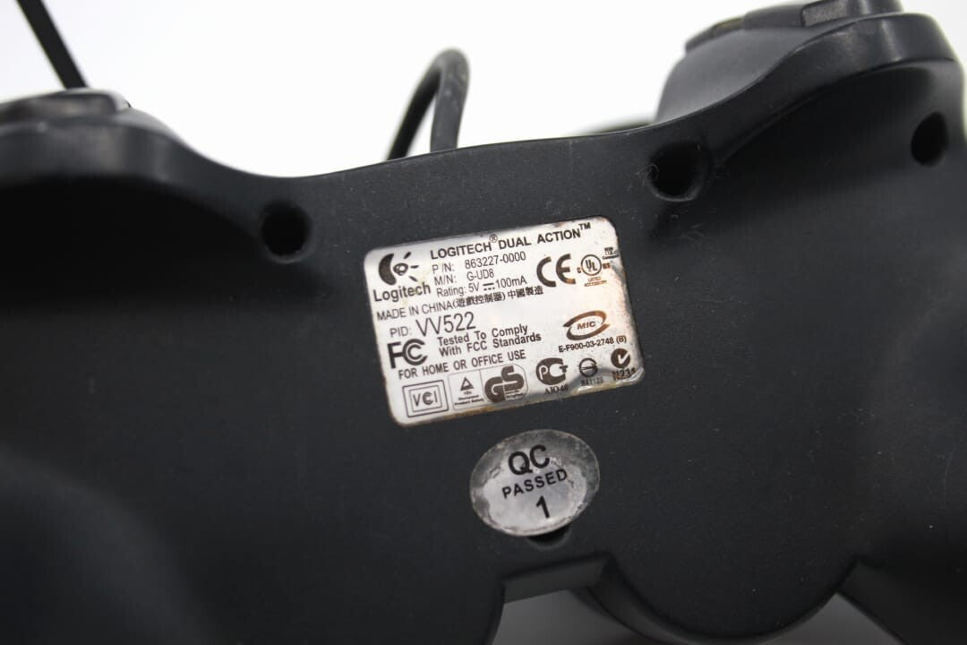 Logitech Dual Action USB Gamepad (Model G-UD8) Logitech Controller